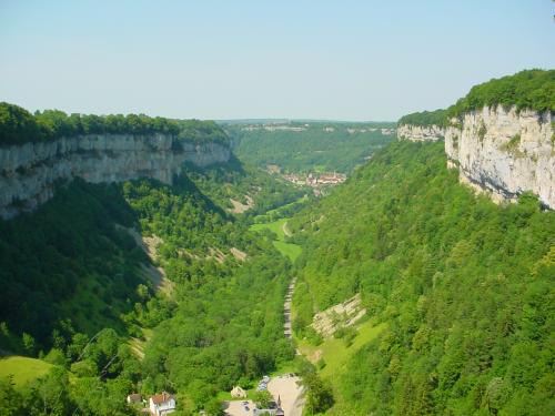 Reculée de Baume-les-Messieurs dans le Jura