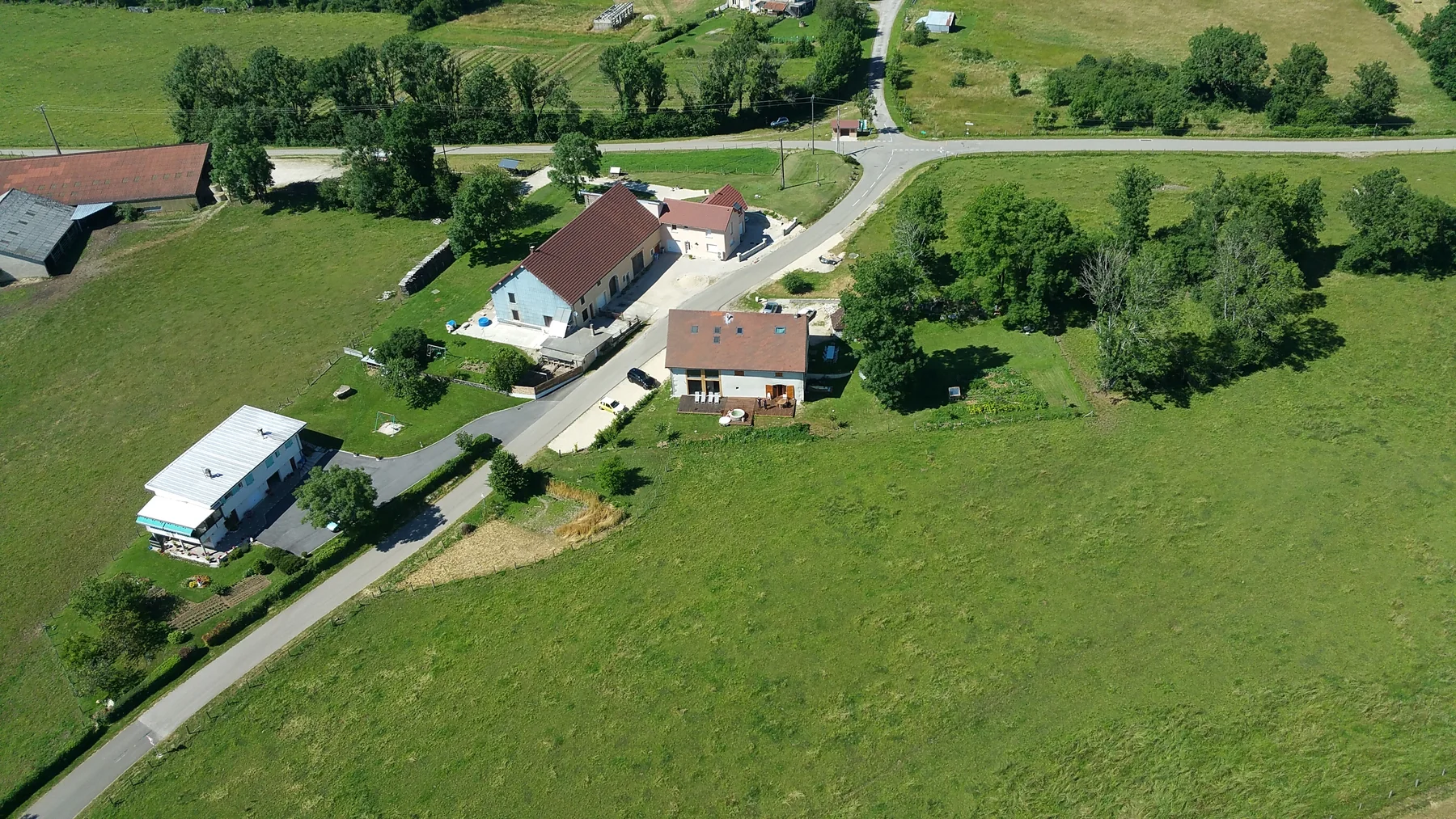 Paysage du Pays des Lacs près du grand gîte Ferme du Bois Joli