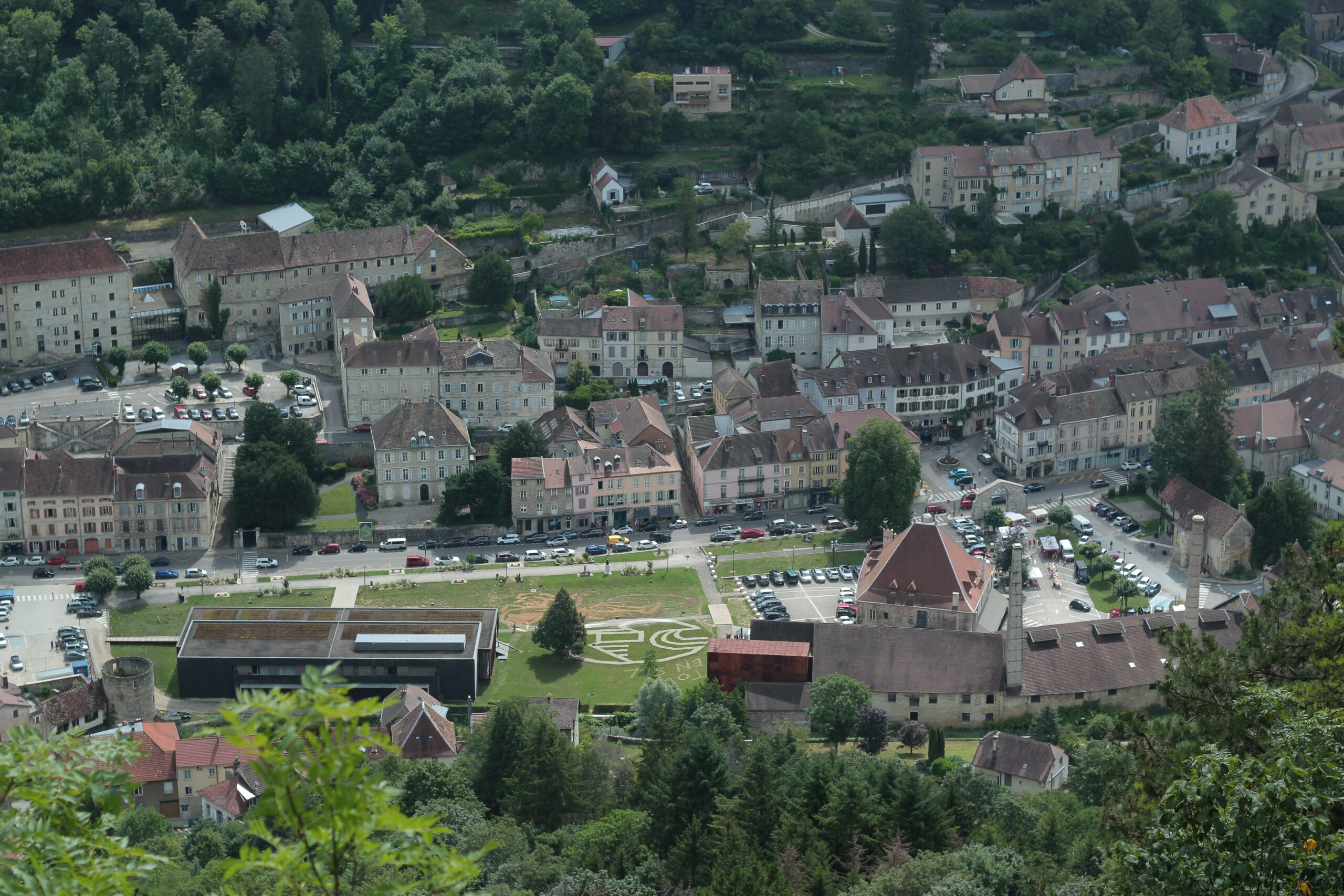 Salins-les-Bains et sa saline dans le Jura